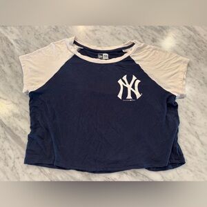 New York Yankees New Era Navy and White T-Shirt XS